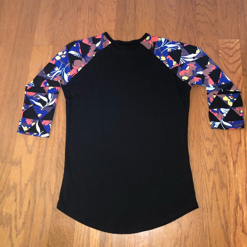 ✨2/$20✨LulaRoe • Randy Shirt - Picture 4 of 4